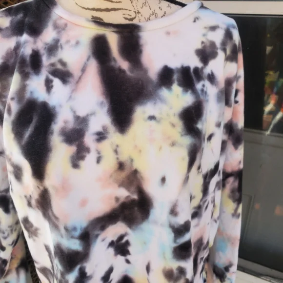 Colsie Women's Lounge Cropped Tie Dye Sweatshirt Size XL EUC - Picture 2 of 5